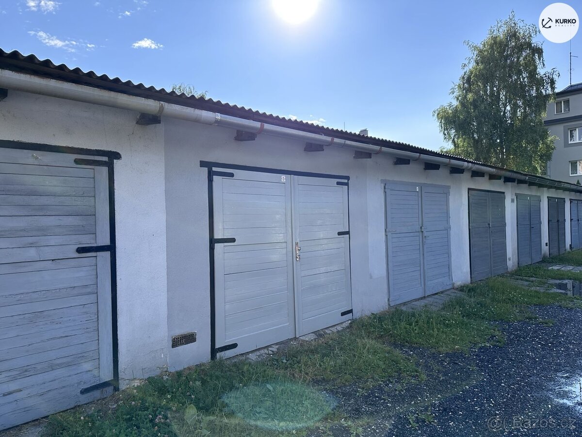 Pronájem garáže 19 m2, B. Němcové, Místek