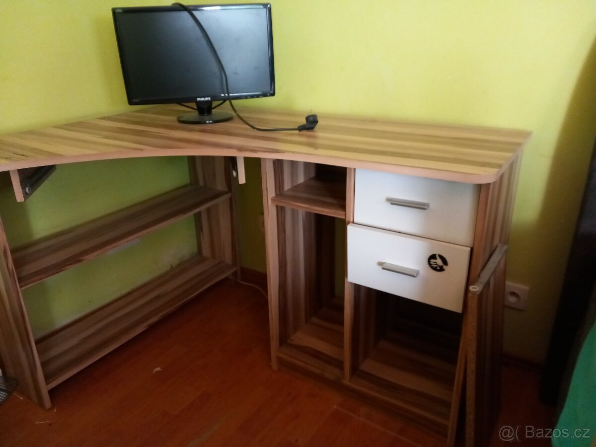 Psaci stůl
