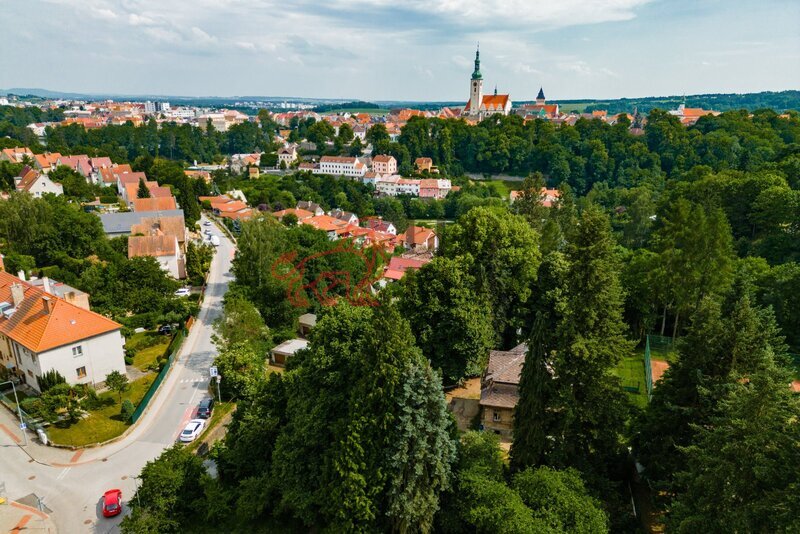 Stavební pozemek 583 m², ulice Jordánská – výhled na staré m