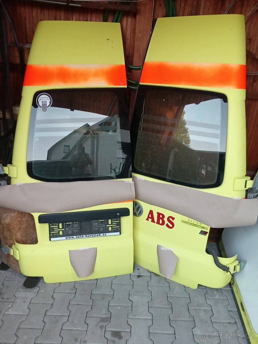 T5 dveře
