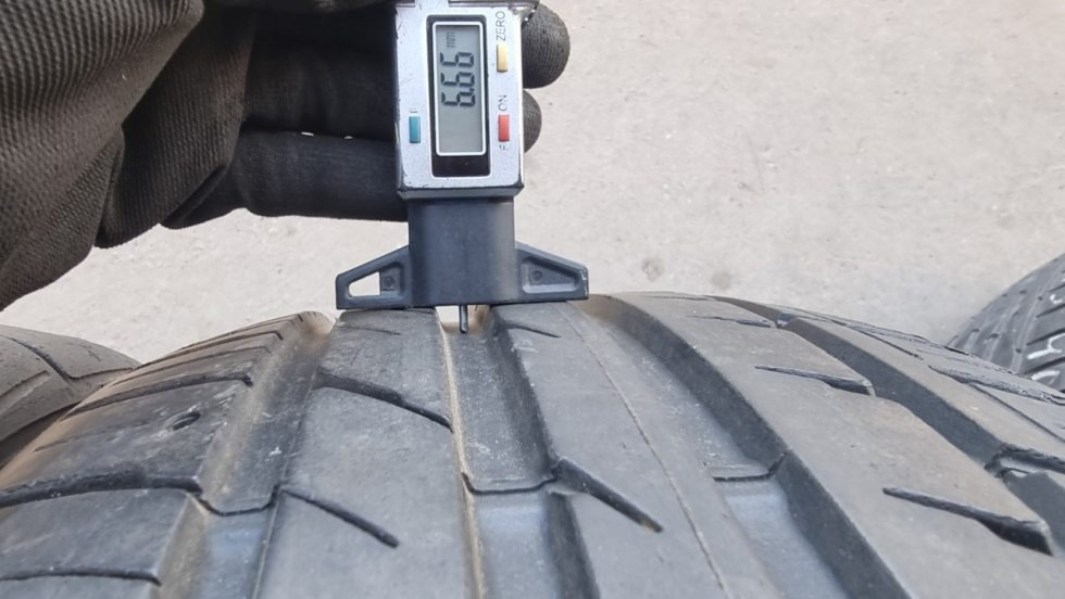 Letní pneu 225/55/16 Vredestein