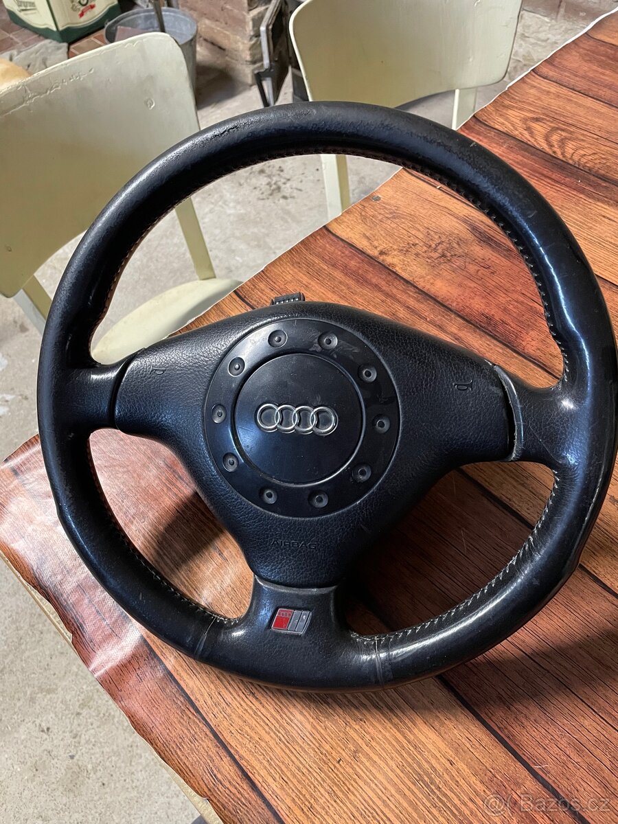 Tříbodový volant z vozu Audi A4 B5