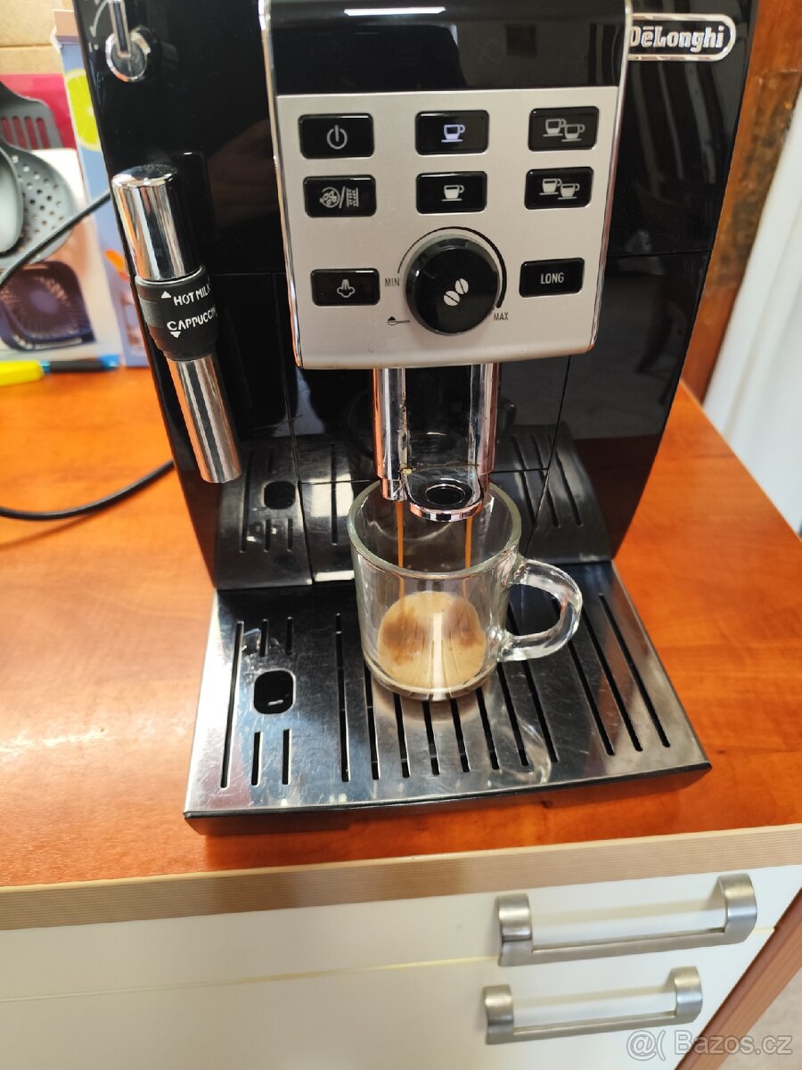 Prodám automatický kávovar DeLonghi ecam 23.123 b