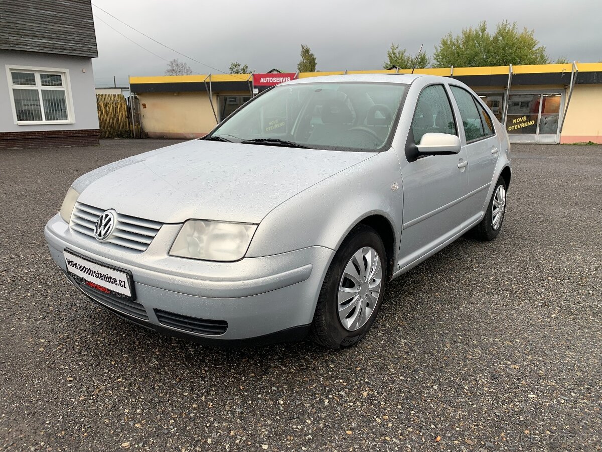 VW BORA 2,0i - HEZKÝ TECHNICKÝ STAV -