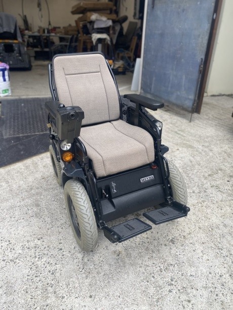 ELEKTRICKÝ INVALIDNÍ VOZÍK (Baugruppe Modell 1.622)