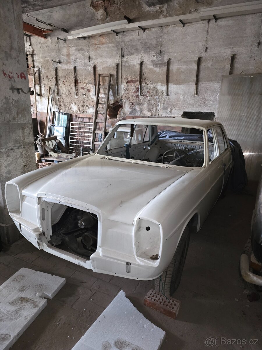 Mercedes-Benz W115 1986 + další