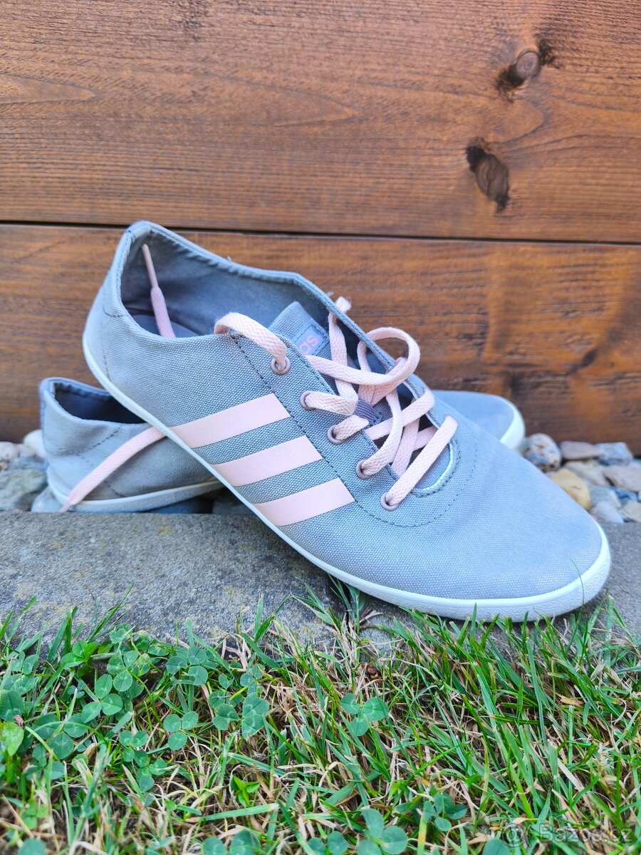 Dámské boty ADIDAS šedé ve vel. 40
