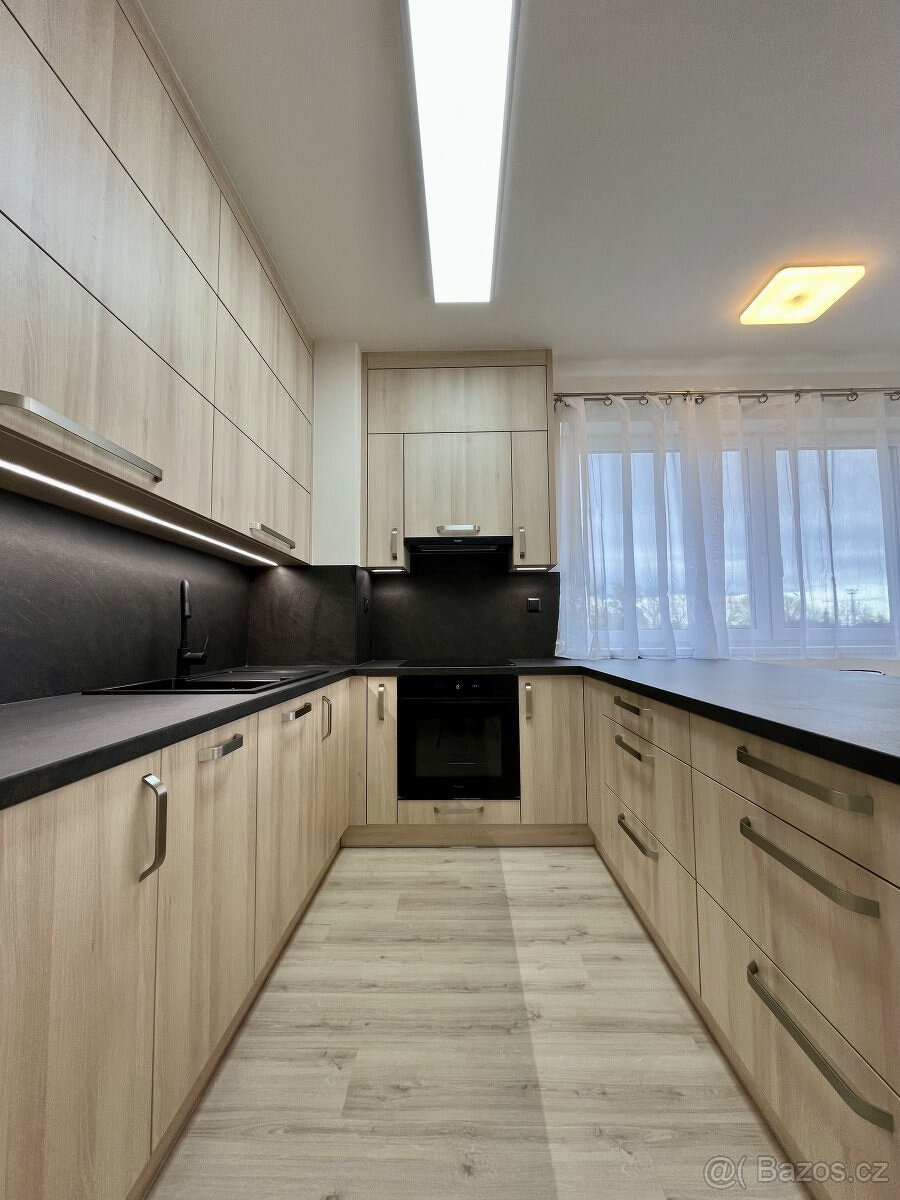 Pronájem bytu 2+kk, Císařského pluku, Opava-Předměstí, 15500