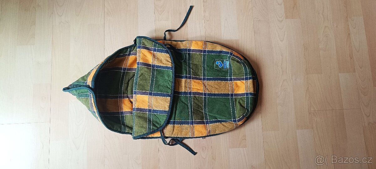 MAXI COSI fusak do autosedačky (vajíčka)