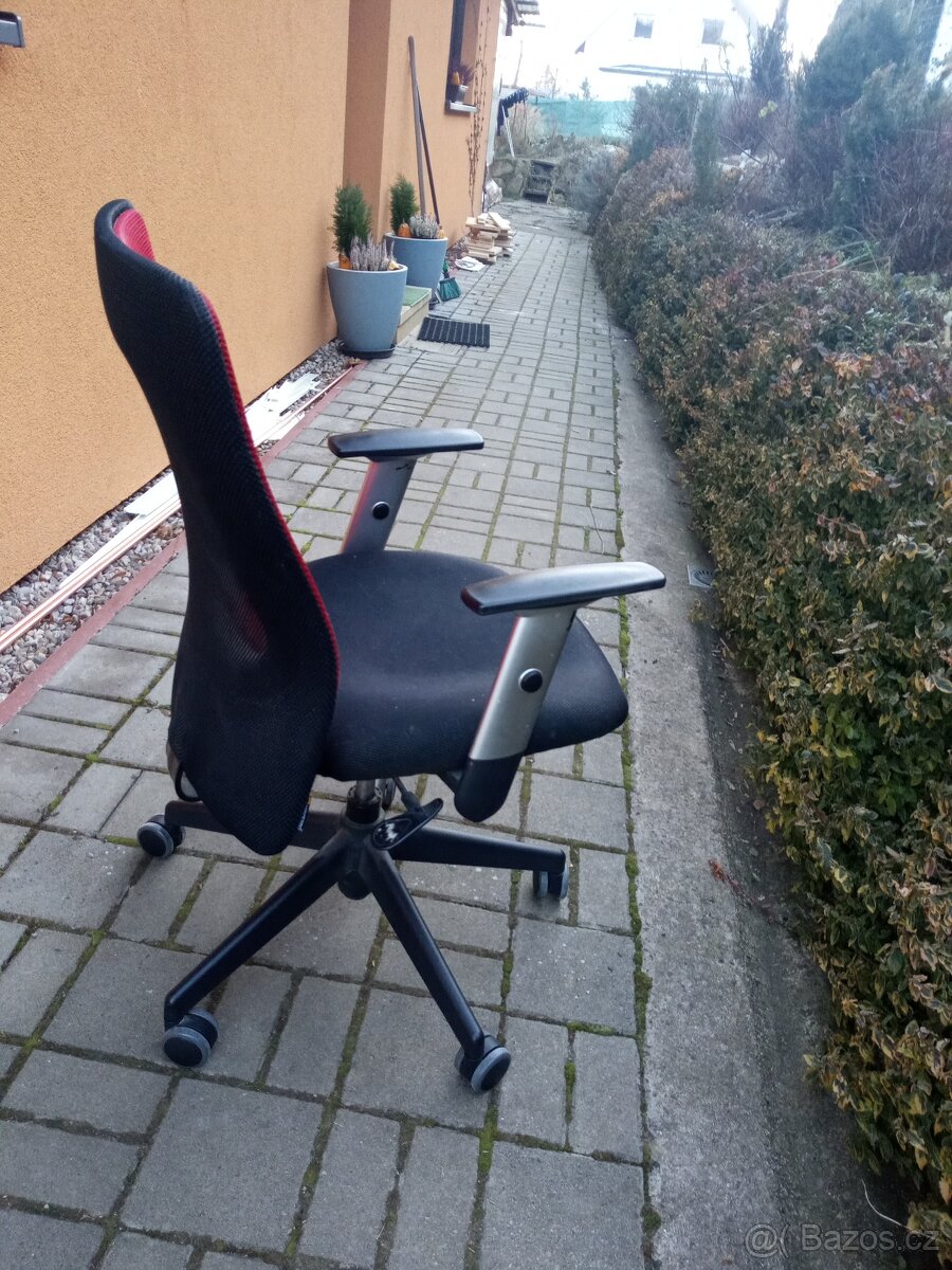 Kancelářská židle