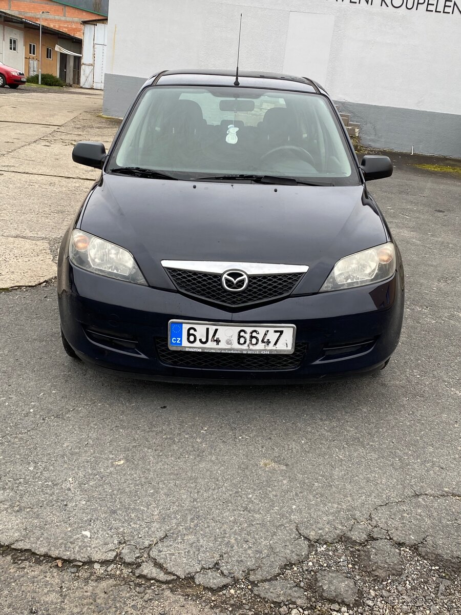 Mazda 2, 1.4 benzín.
