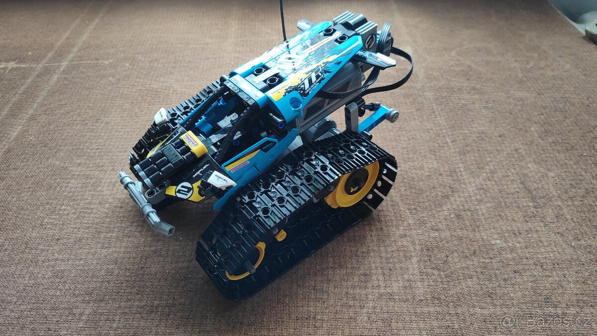 Lego 42095 Kaskadérské závodní auto