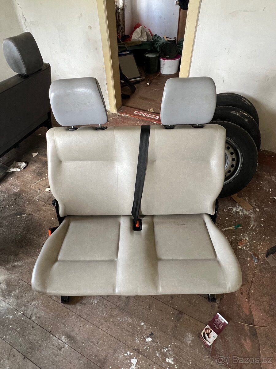Vyndavací dvousedačka VW T4