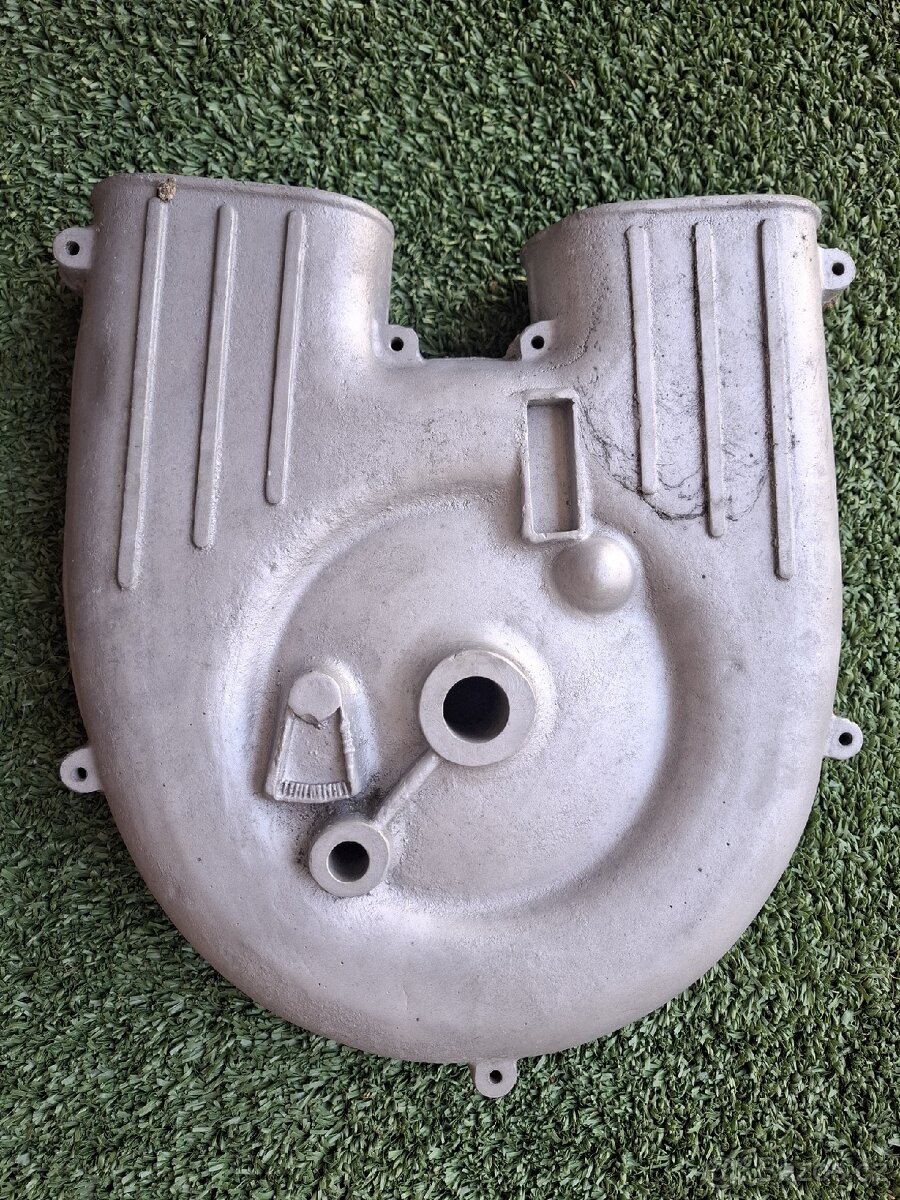 Kryt rozety na Triumph 250 BD