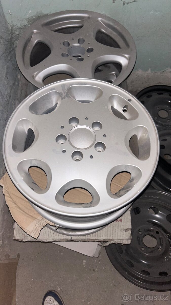MERCEDES A124 sada kol