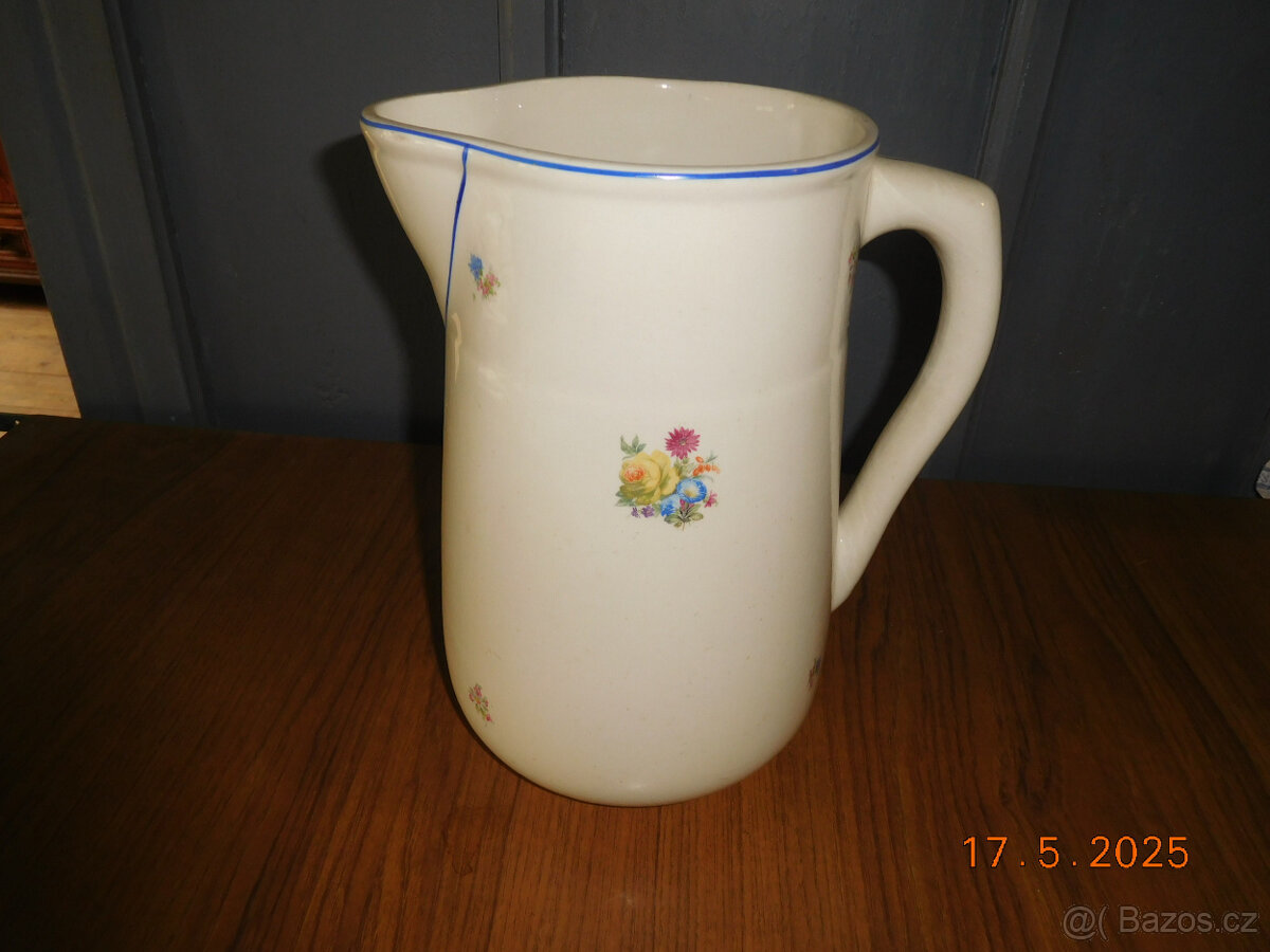 porcelánový džbán
