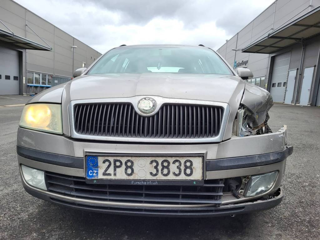 Octavia II, 4x4, 77kw, na opravu, nebo ND