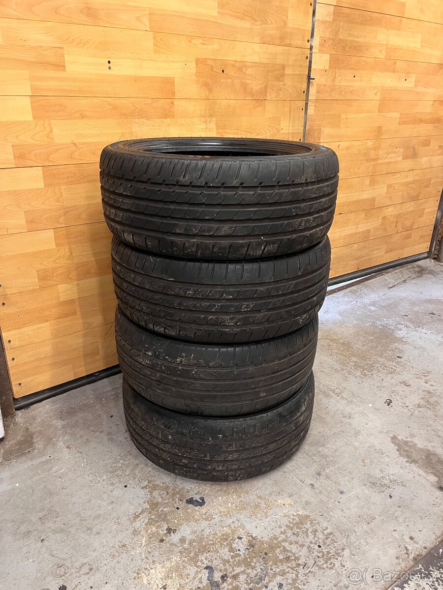Letní pneu 245/45/18