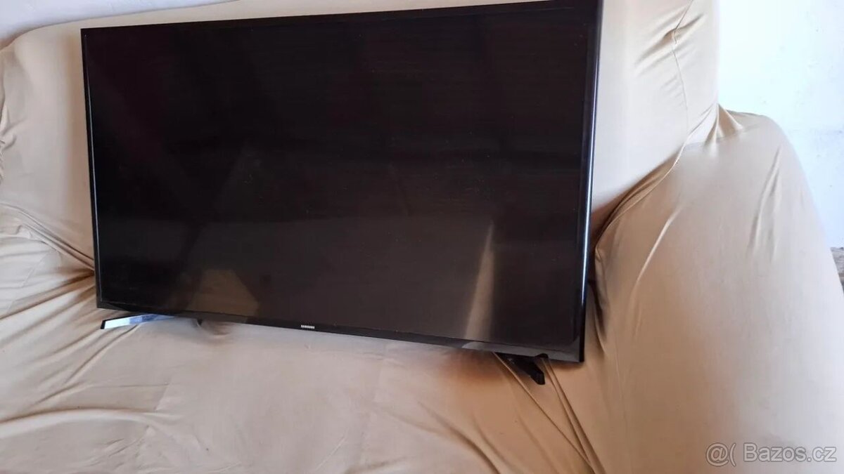SMART Samsung 82cm