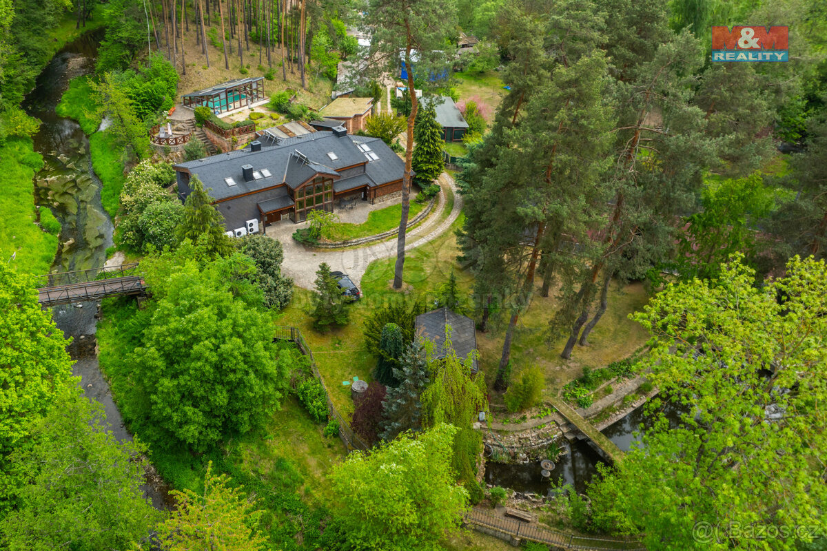 Prodej rodinného domu v Horních Loučkách, s pozemky 7917 m²