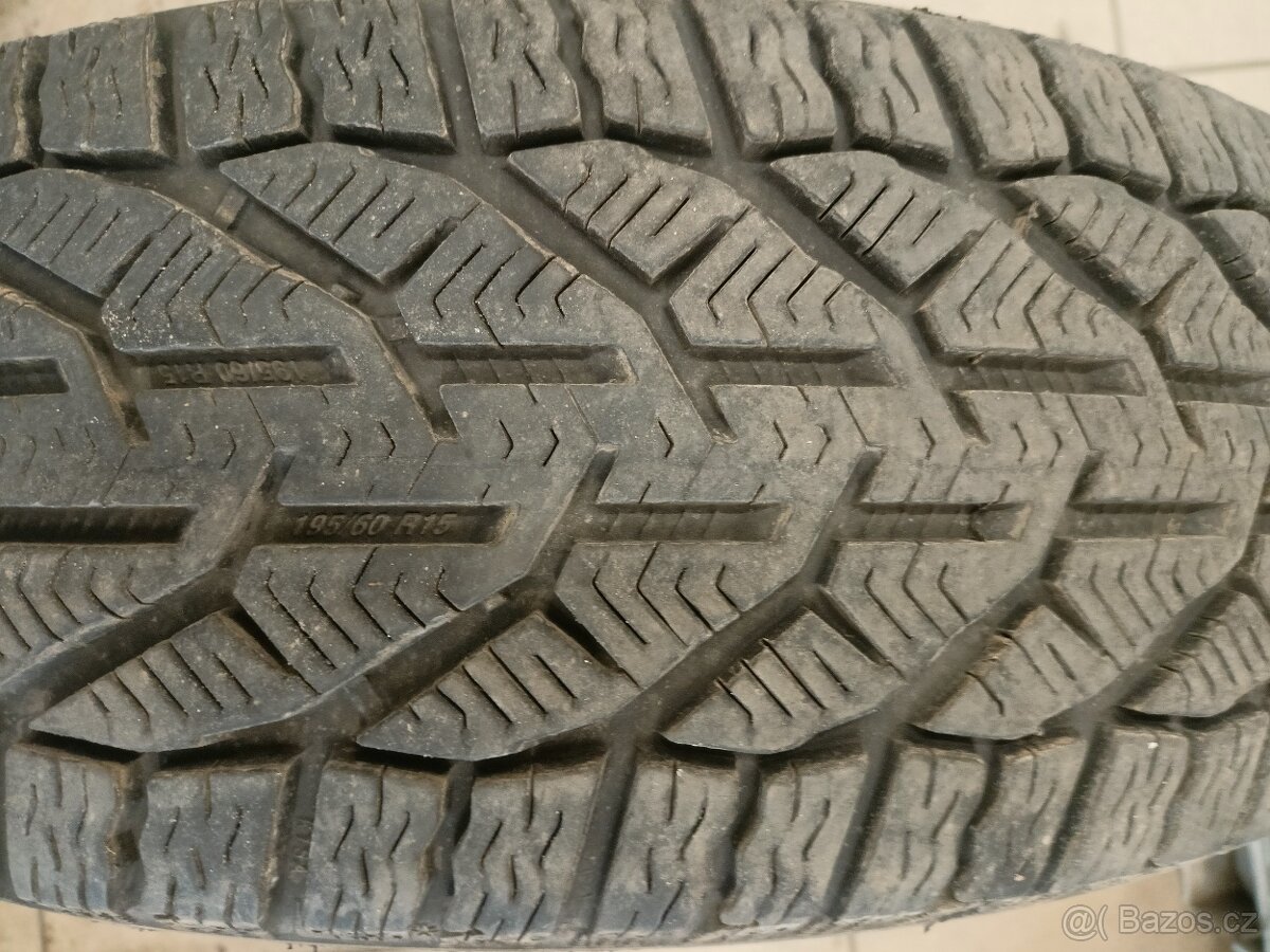 Prodám Zimní pneu 195/60R15 88H