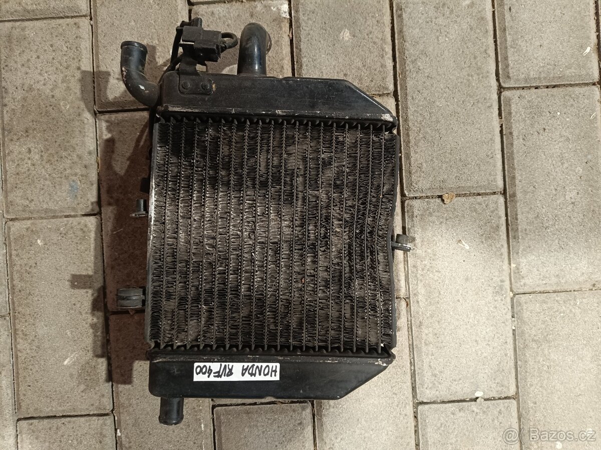 Chladič Honda RVF 400