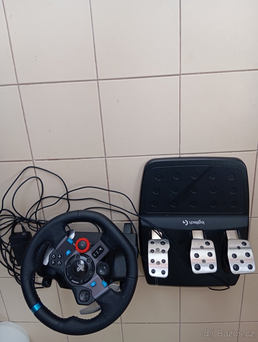 Prodám volant s pedály k PC