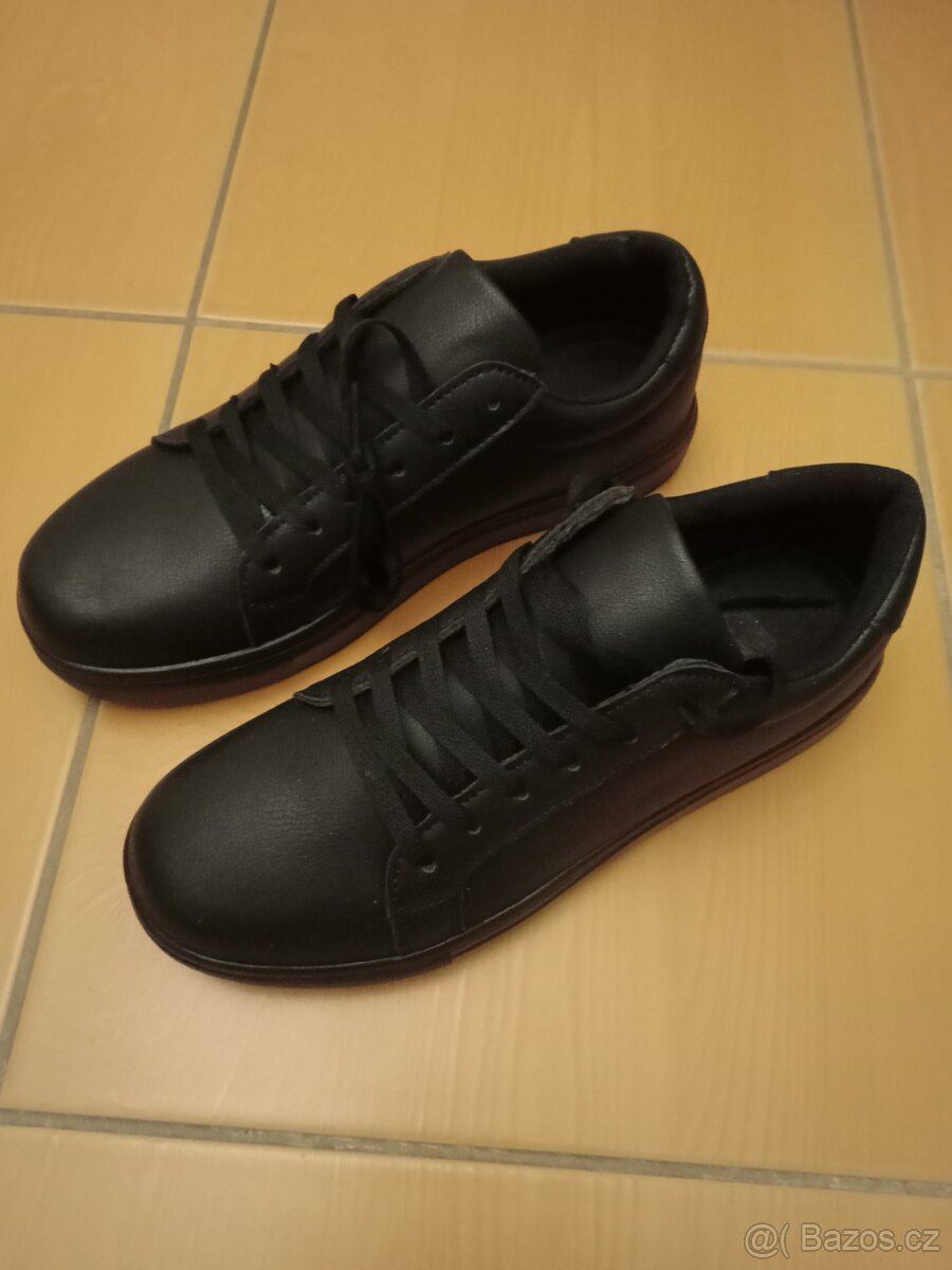 Prodám nové sportovní boty 41