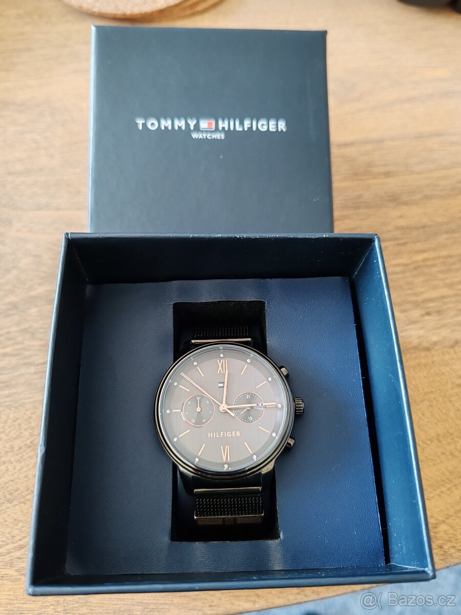 Dámské hodinky TOMMY HILFIGER