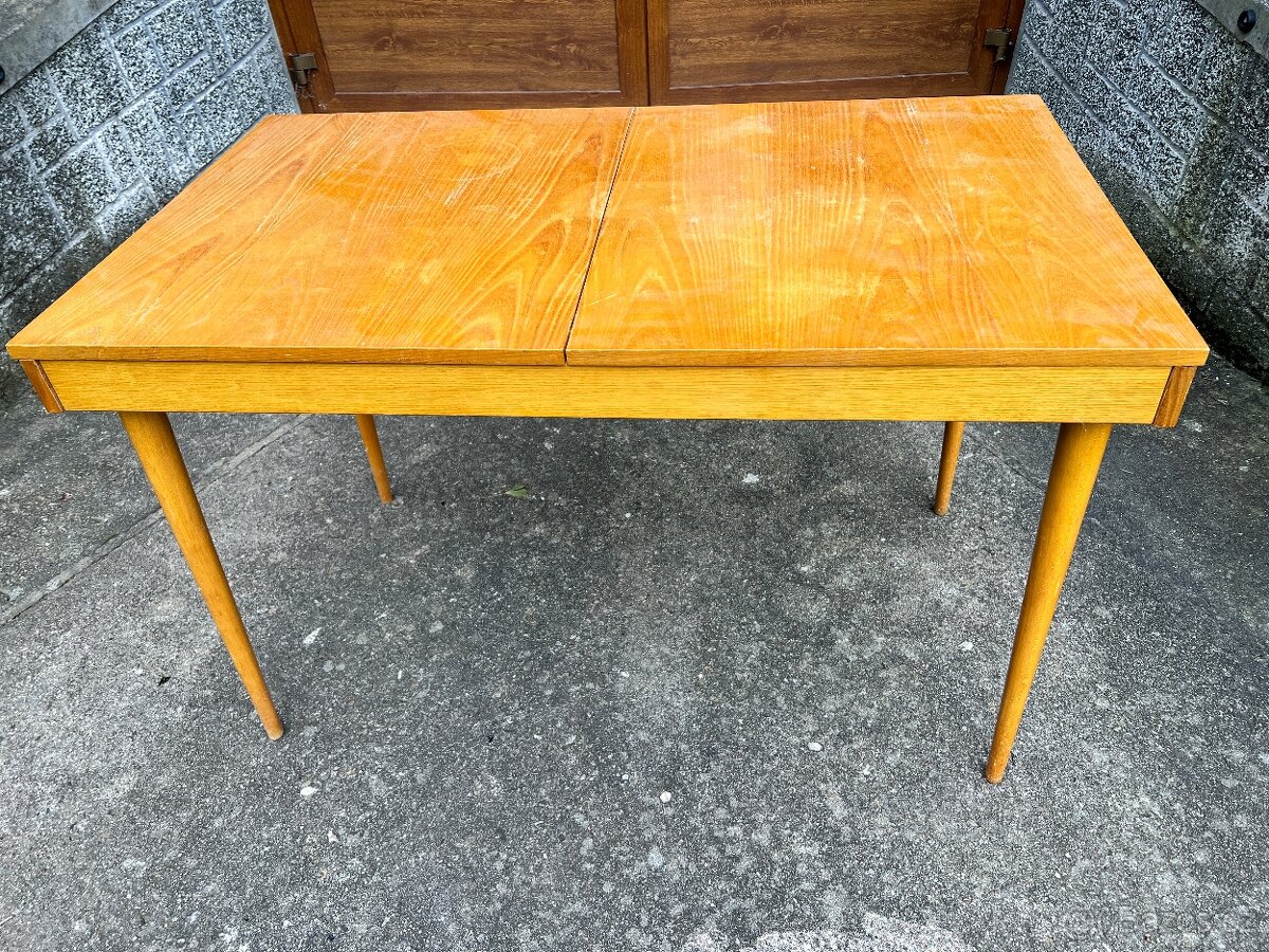 Retro rozkládací jídelní  stůl
