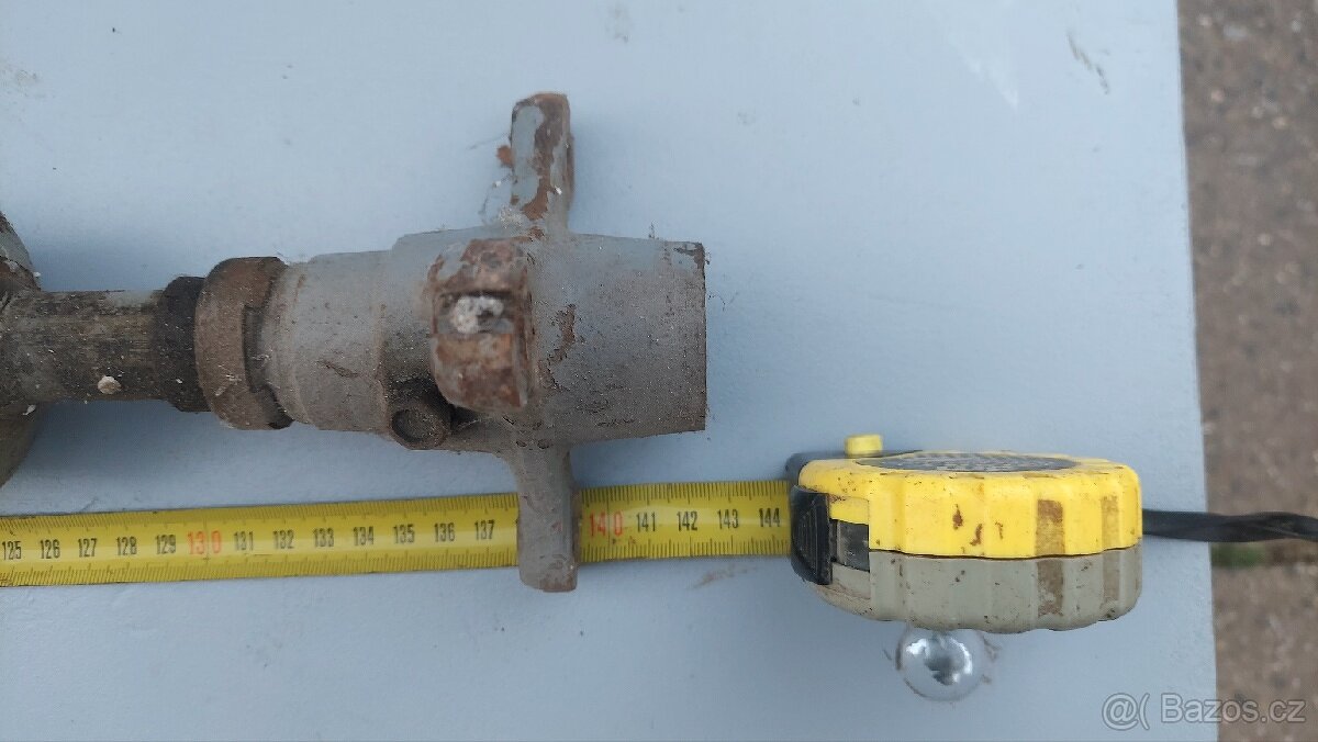 Kardanová hřídel.