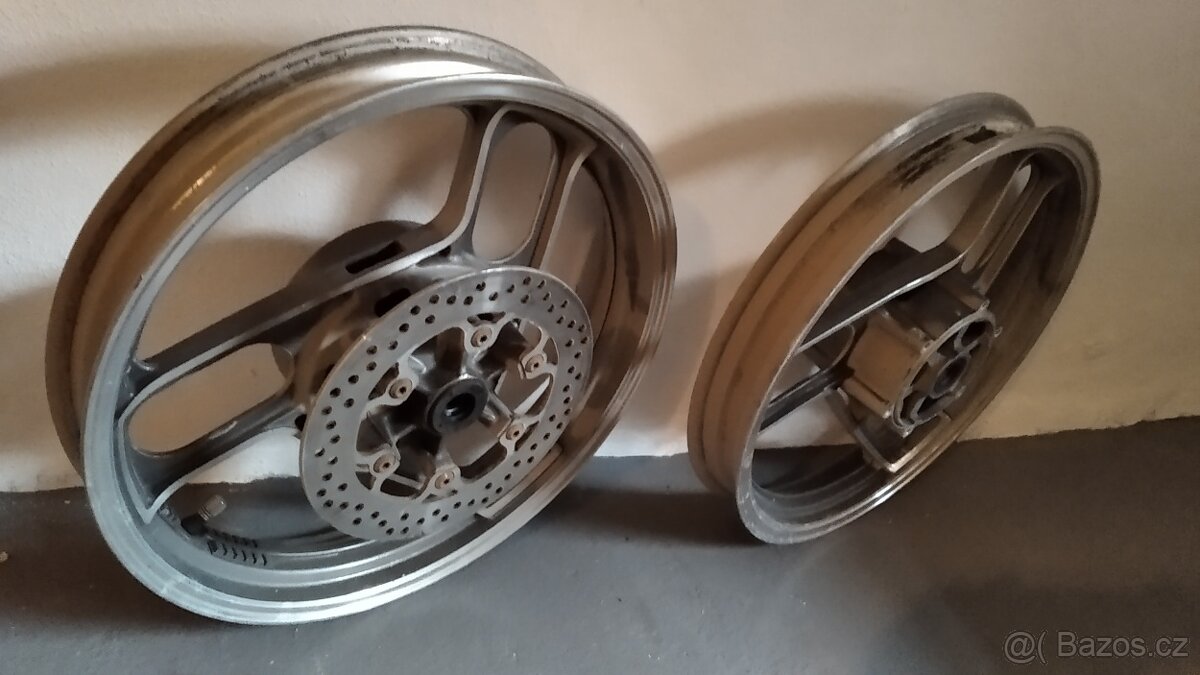 Yamaha SRX 600 - sada kol