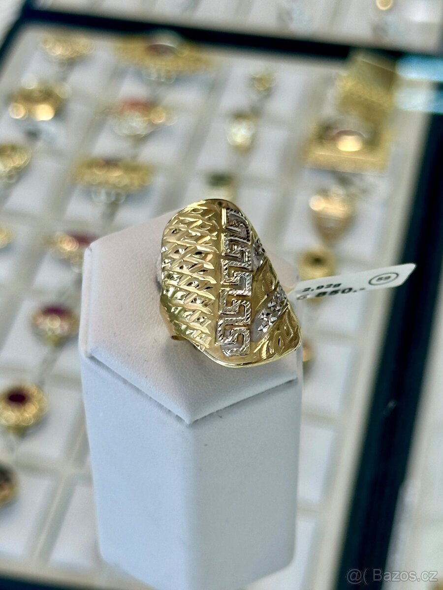 Zlatý prsten 2,92g