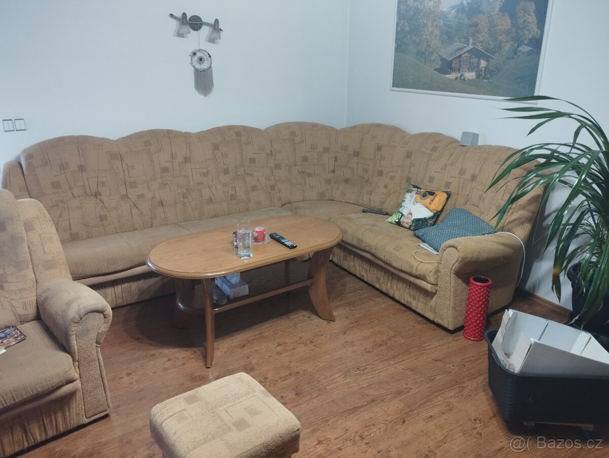 Daruji sedací soupravu.