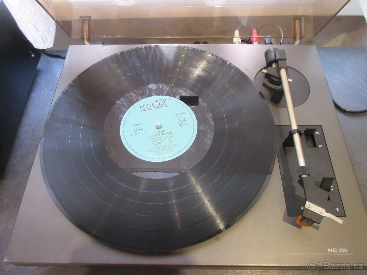 Gramofon Tesla NC300