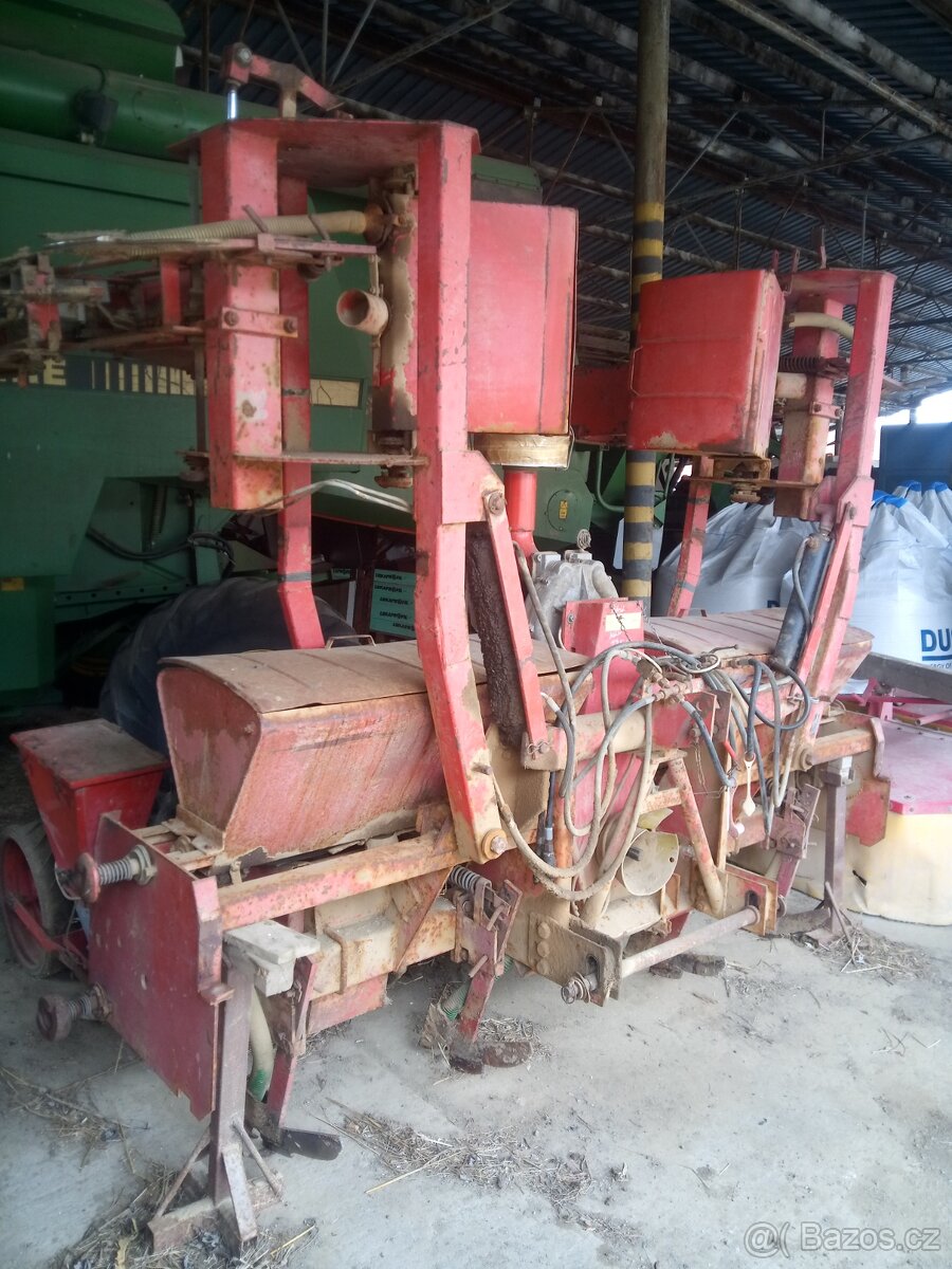 Secí stroj na kukuřici