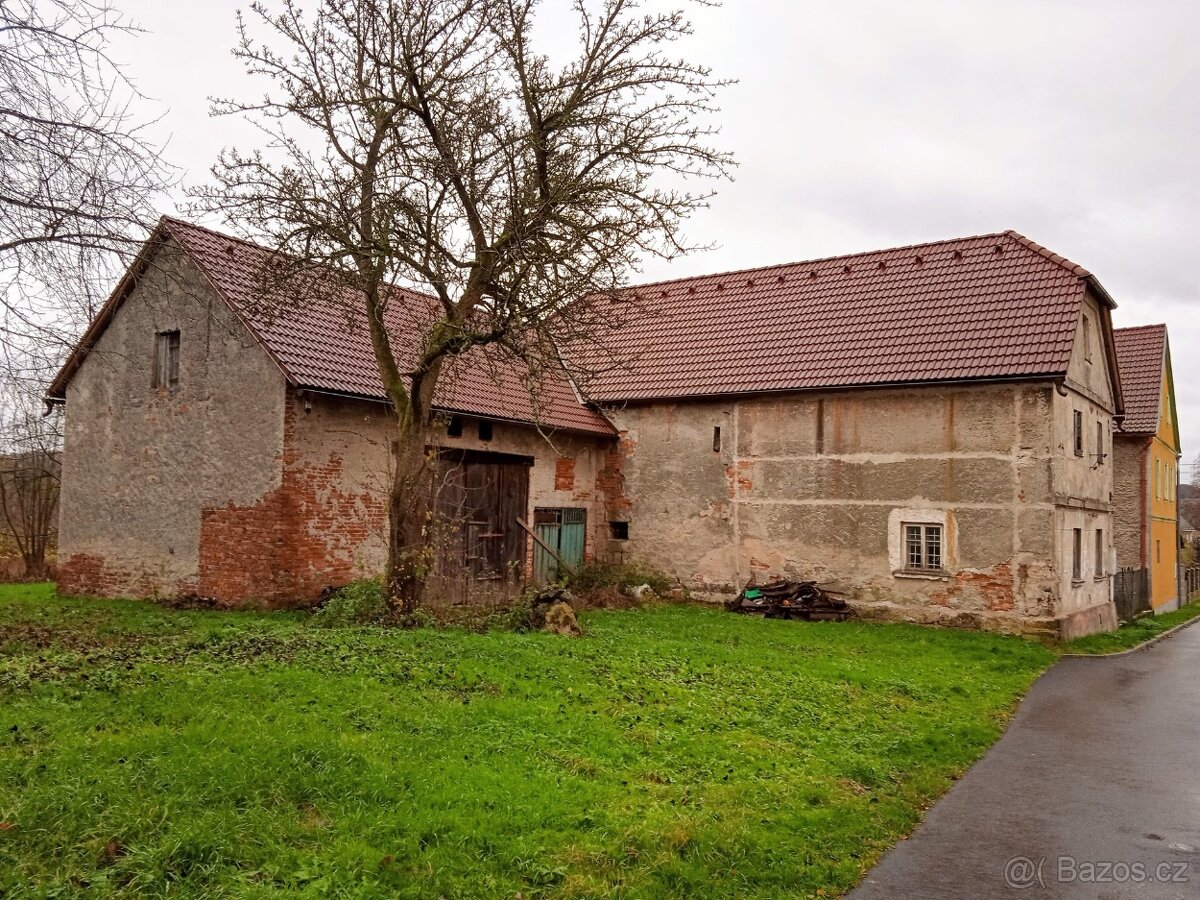 Prodej rodinného domu před rekonstrukcí v obci Víska, s poze