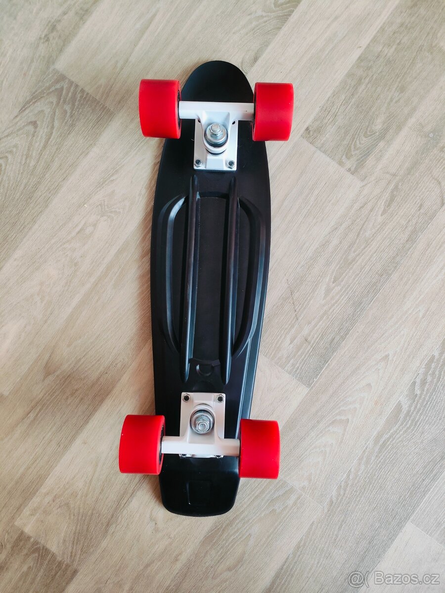 Prodám nepoužitý skateboard