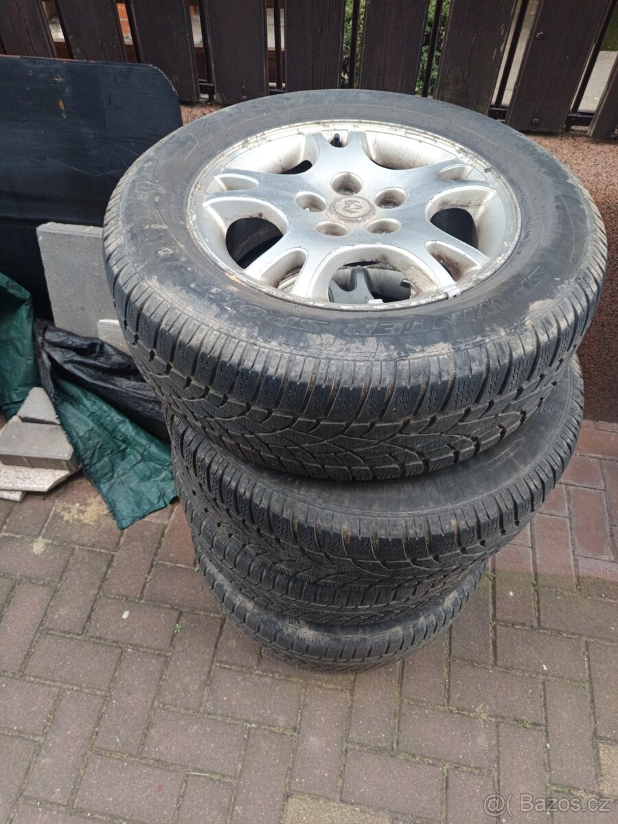 Chrysler Voyager pneumatiky