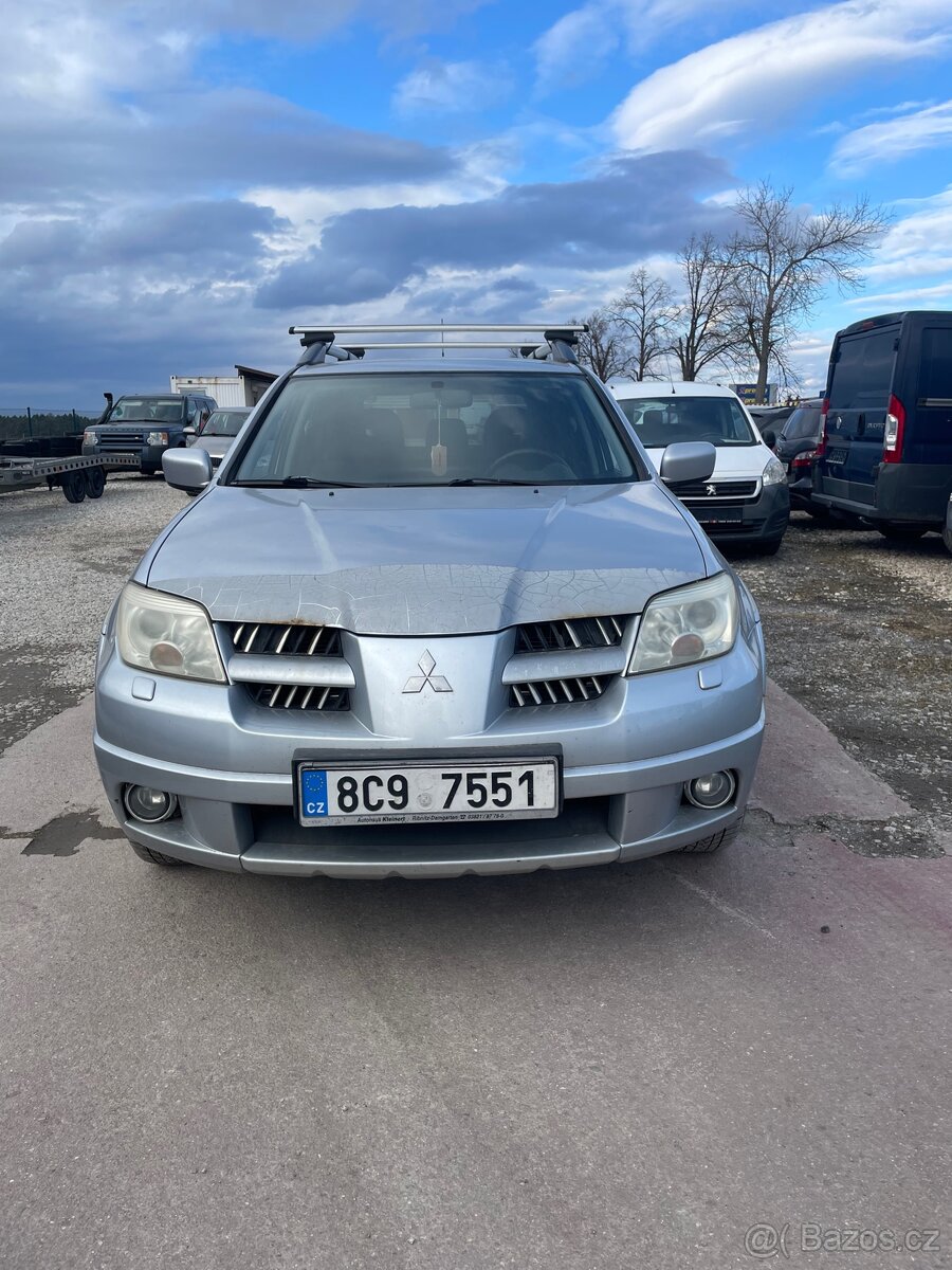 Mitsubishi outlander 4wD 2.4benzin +lpg