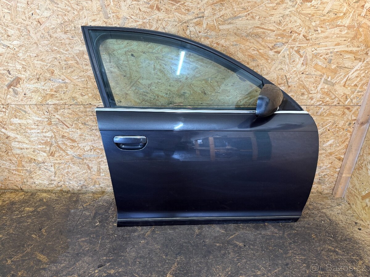 KOMPLETNÍ PRAVÉ PŘEDNÍ DVEŘE AUDI A6 4F LZ7Q