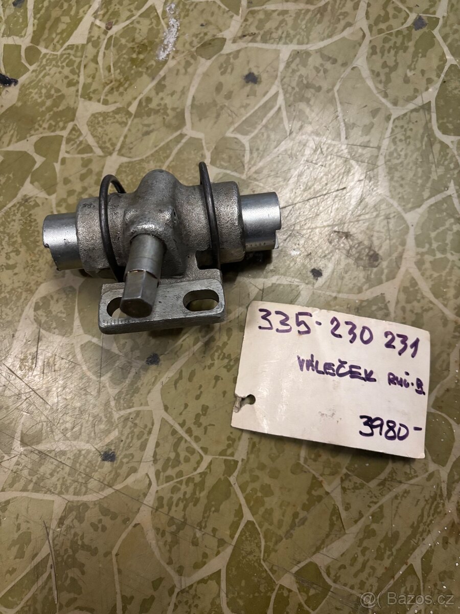 Tatra 148 Váleček ruční brzdy