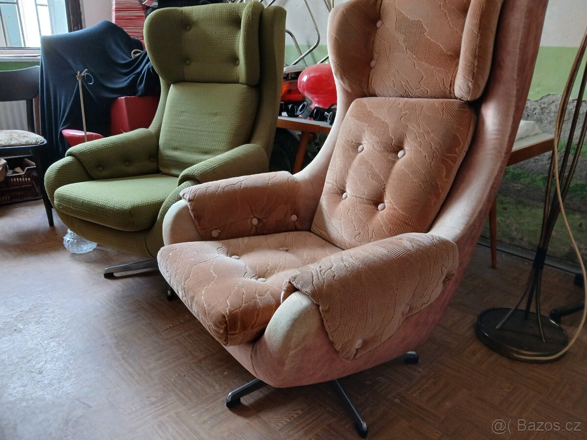 2X Retro otočný ušák UP.Závod, Rousínov