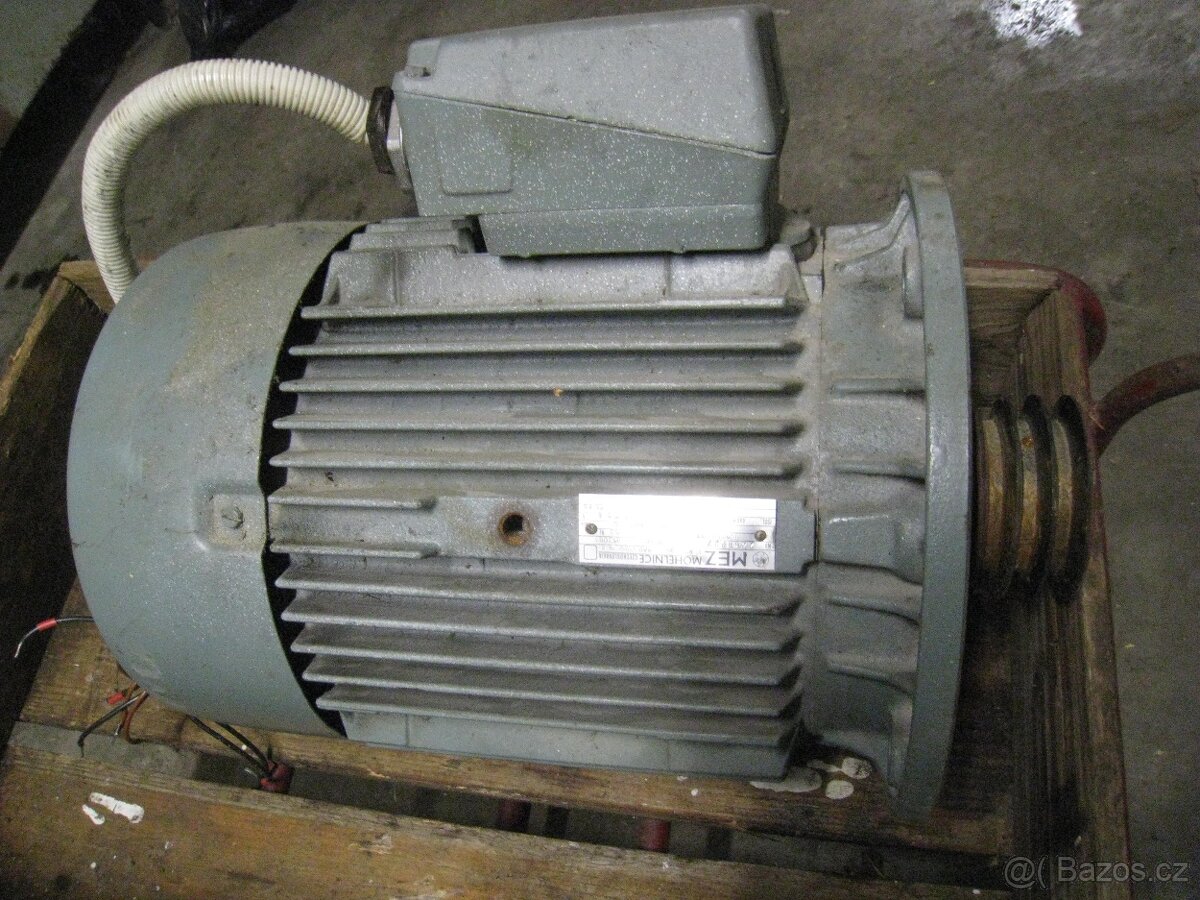 přírubový motor + řemenice + litinový stojan