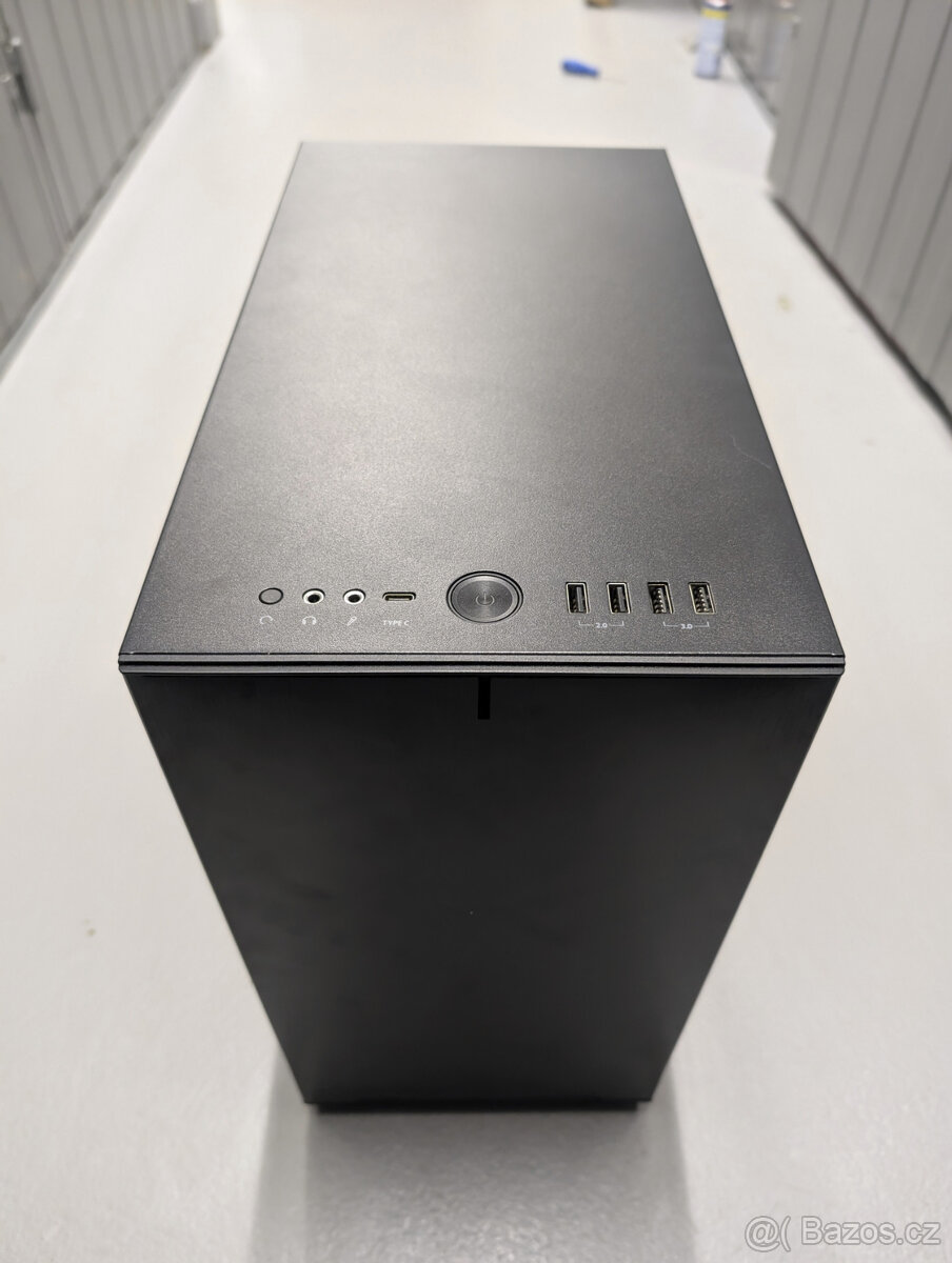 Prodám počítačovou skříň Fractal Design Define 7 Mini Black