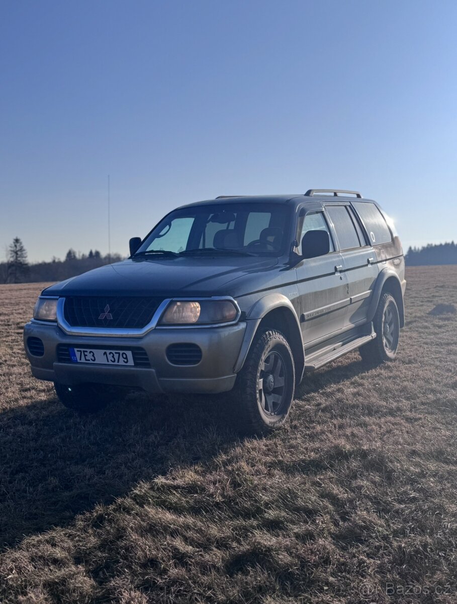 Mitsubishi Pajero (Montero) 3.0 benzín