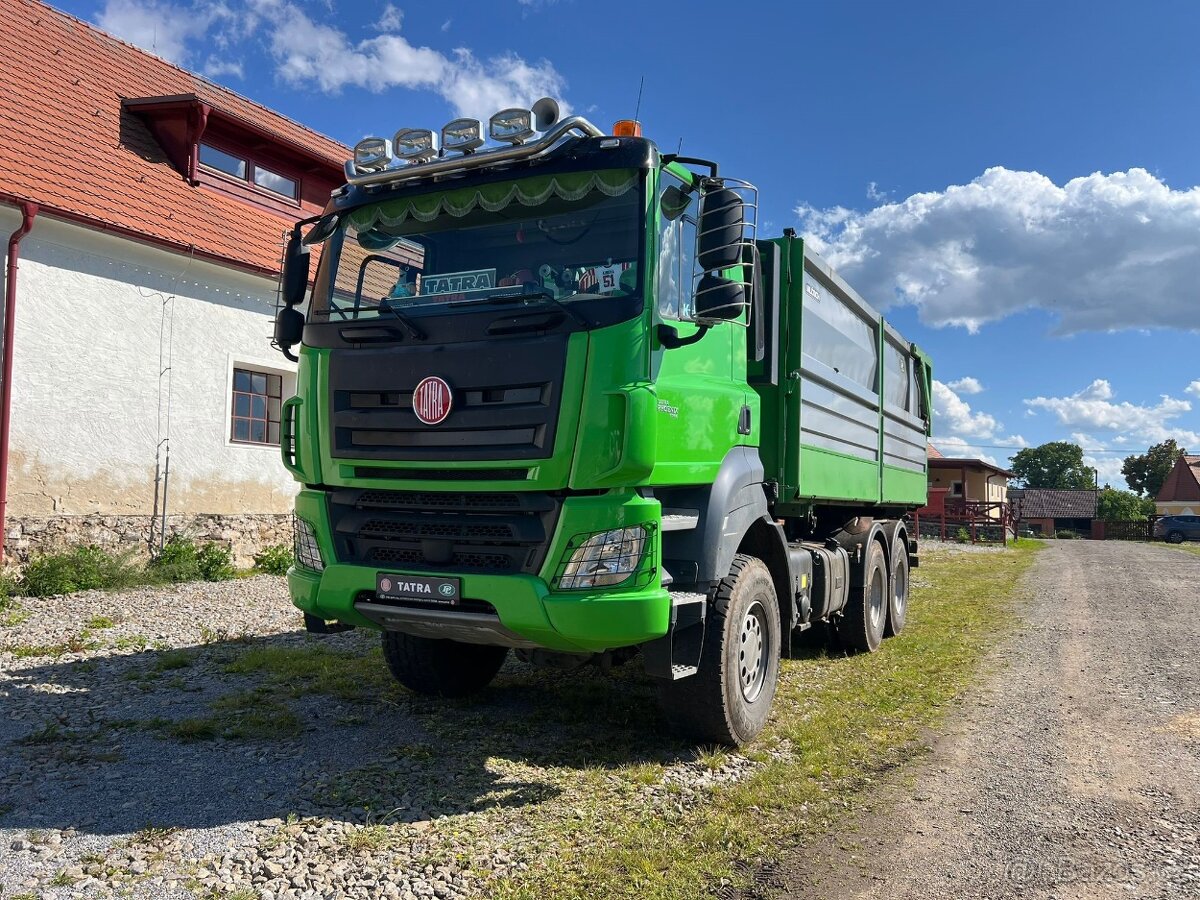 TATRA PHOENIX TRAKTOR 6x6 + Výměnná sklápěcí korba S2 AGRO