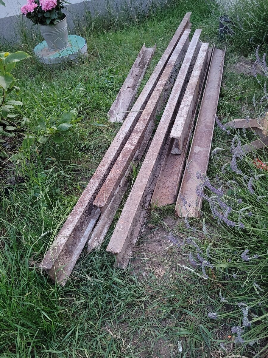 Traverza