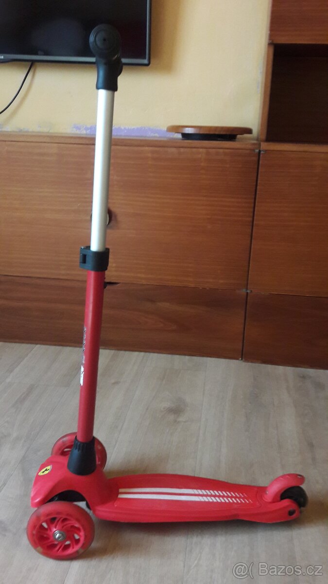 DĚCKÁ KOLOBĚŽKA FERARI