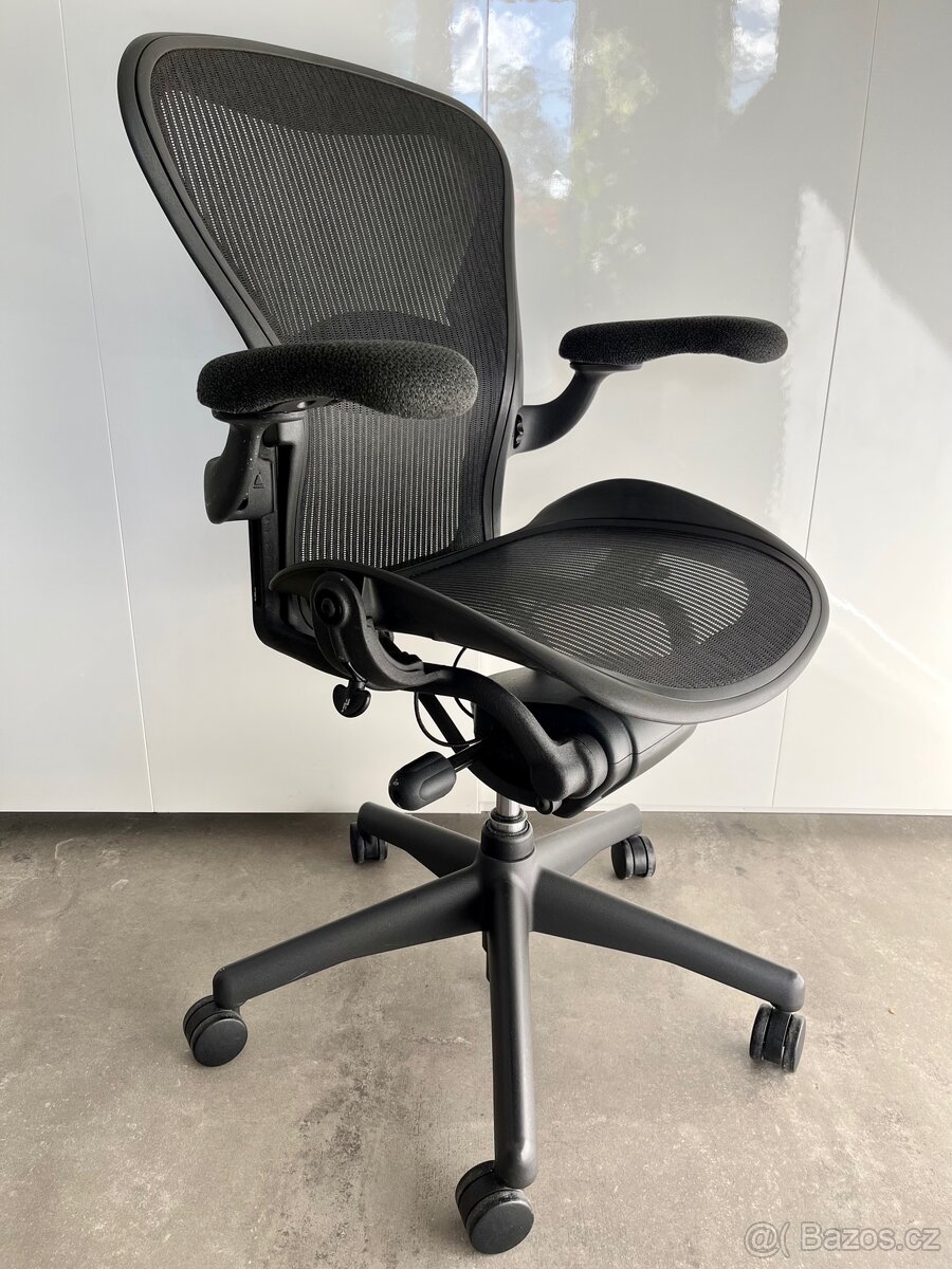 Kancelářská židle Herman Miller Aeron